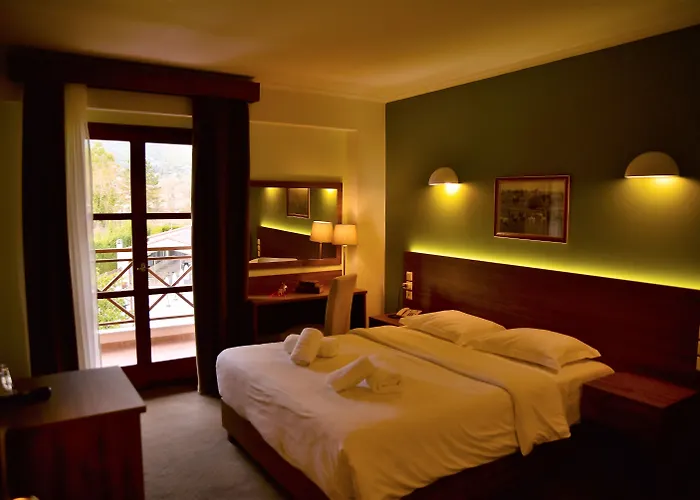 Mont Helmos Hotel