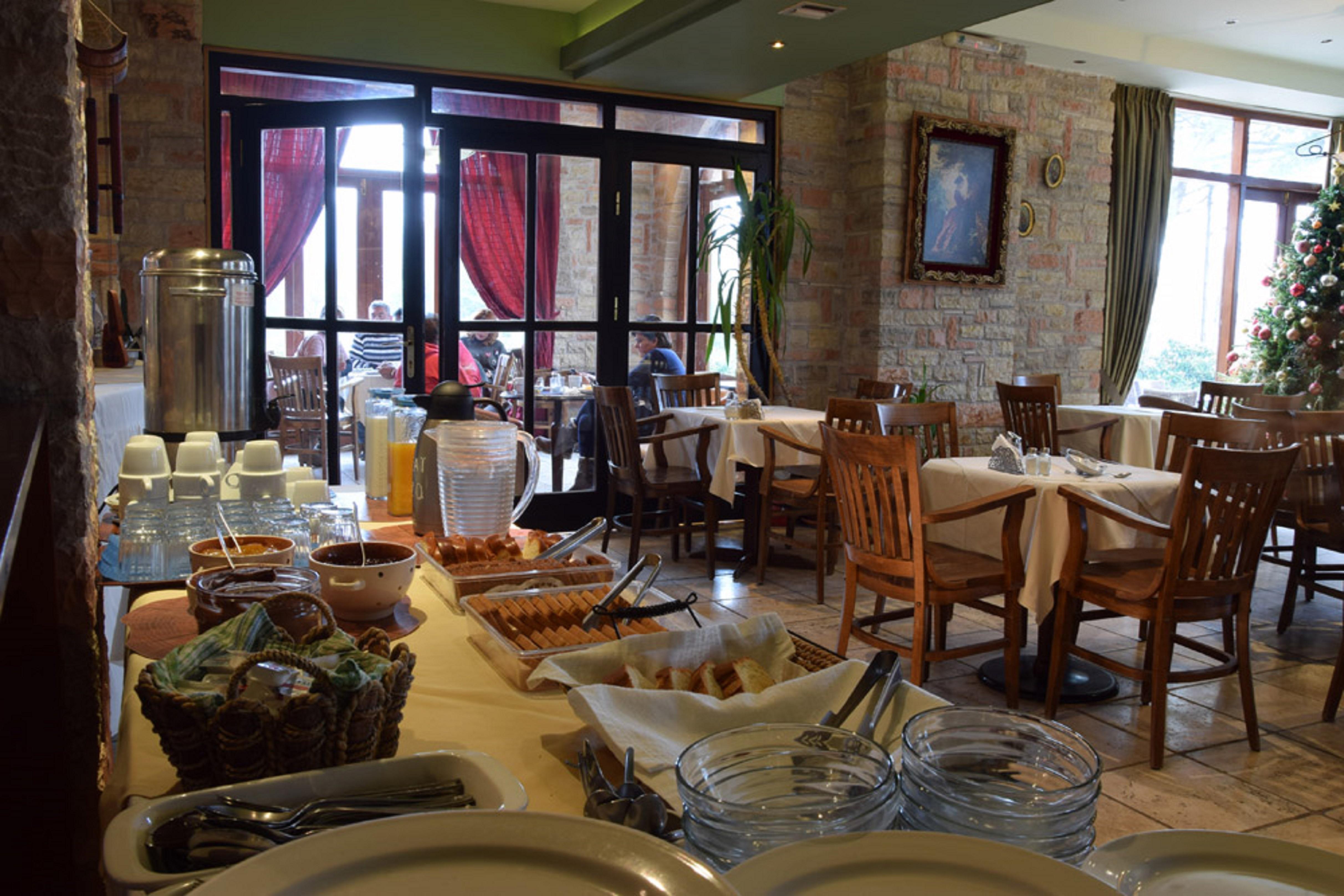 Mont Helmos Otel 3*