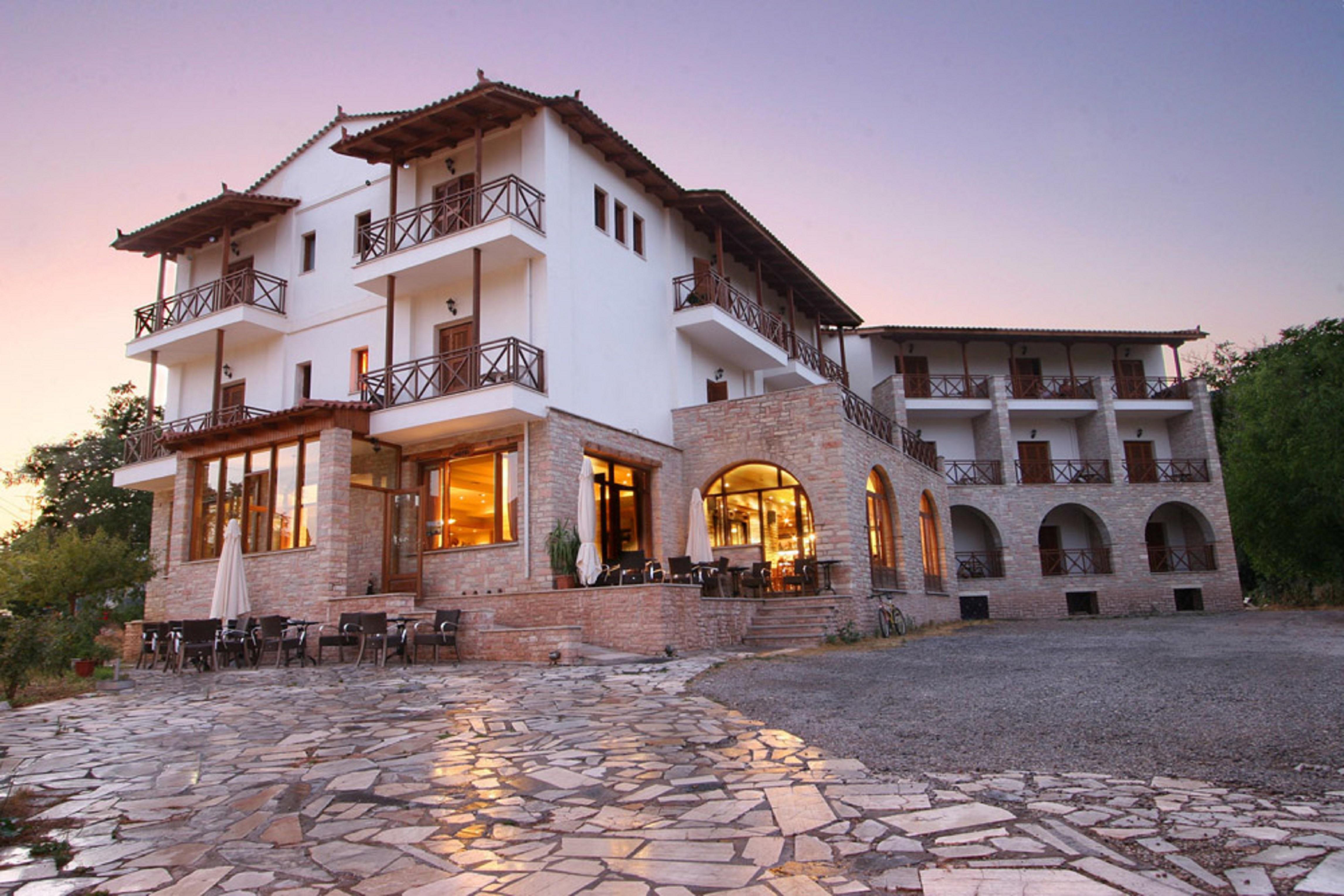 Mont Helmos Hotel 3*